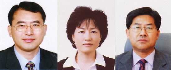 ▲ 제천시 우수공무원 윤이순(왼쪽에서부터), 유재숙, 이규철 팀장.사진제공=제천시