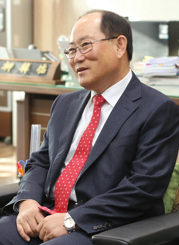 ▲ 류한우 단양군수.사진제공=단양군