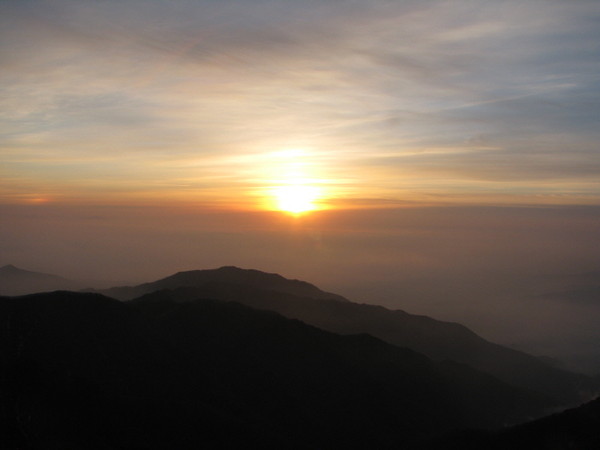 ▲ 올해 소백산 연화봉에서 바라본 새해 일출 모습.사진제공=소백산국립공원