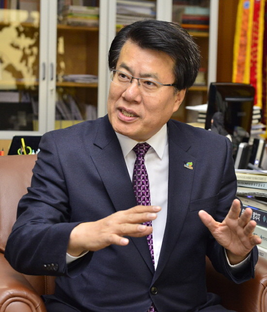 ▲ 이근규 제천시장.사진제공=제천시