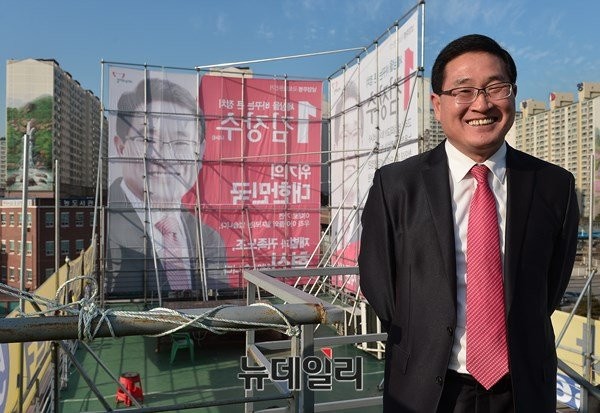 ▲ 분구가 예상되는 남양주 병에 출마를 준비중인 김장수 전 청와대 선임행정관은 '소득 상위 2%~10%구간을 차지하고 있는 좌파 기득권이 소득을 분배해야 대한민국 경제상황이 나아질 수 있다고 진단했다. ⓒ뉴데일리 정상윤 기자