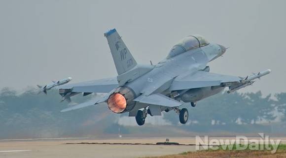 ▲ 미공군 F-16D 전투기.ⓒ뉴데일리 정상윤 사진기자