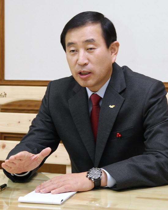 ▲ 조길형 충주시장.사진제공=충주시