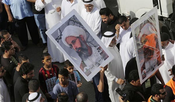 ▲ 지난 2일(현지시간) 사우디아라비아 정부가 '님르 바르크 알 님르' 등 시아파 성직자 7명을 처형했다고 밝힌 뒤 시위대들이 나와 사우디 정부를 비판하고 있다. ⓒ美폭스뉴스 보도화면 캡쳐