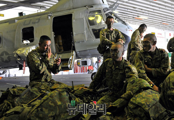 ▲ 미 해병대와 기동훈련 중인 일본 수륙기동단, 사실상 일본의 해병대에 해당한다. ⓒ 미 해군