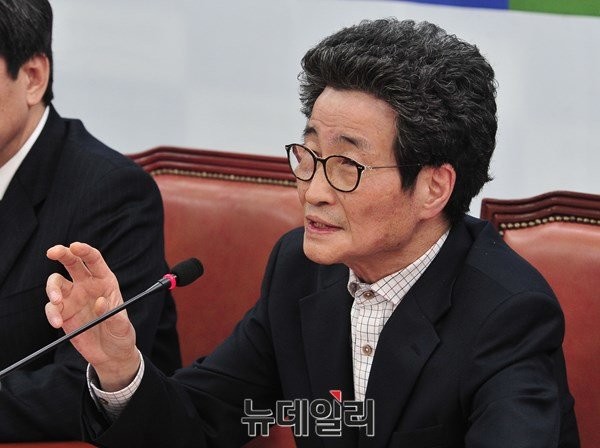 ▲ 더불어민주당 이목희 정책위의장이 원내대책회의에서 모두발언을 하고 있다(자료사진). ⓒ뉴데일리 이종현 기자