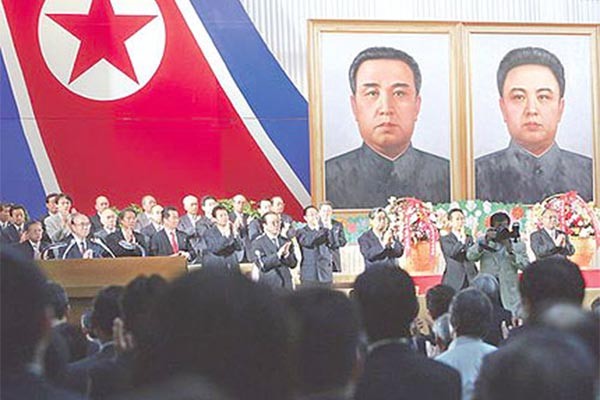 ▲ 조총련의 한 기념행사 장면. 모든 활동이 김일성, 김정일, 김정은 우상화와 관련이 있다고 한다. ⓒNK조선 화면캡쳐