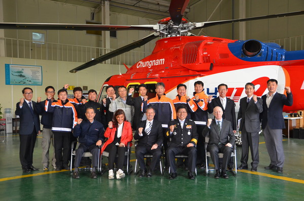 ▲ 사진은 헬기제작사와 소방헬기 납품,인수식행사장면.ⓒ뉴데일리