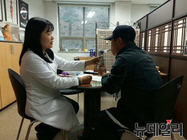 ▲ 영주시보건소에는 올들어 최근까지 일일기준 매일 40여명의 흡연자들이 금연클리닉을 방문, 상담 등을 거쳐 금연을 결심하는 등 흡연자의 금연 열기가 뜨겁게 달아오르고 있다. ⓒ영주시 제공