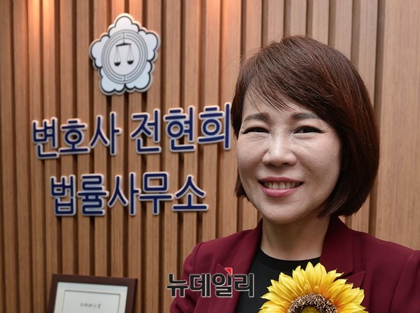 ▲ 서울 강남을에 등록한 6명의 예비후보 중 유일한 야당 당적 보유자인 전현희 예비후보. 전현희 예비후보는 서울치대를 나온 치과의사이며 동시에 변호사로, 많은 사회적 공익 활동 경력을 가지고 있으며 18대 국회의원을 지낸 바 있다. ⓒ뉴데일리 정상윤 기자