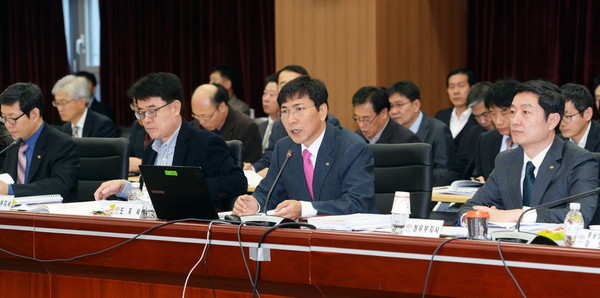 ▲ 주요 업무 계획 보고회에 참석한 안희정 충남도지사.ⓒ충남도