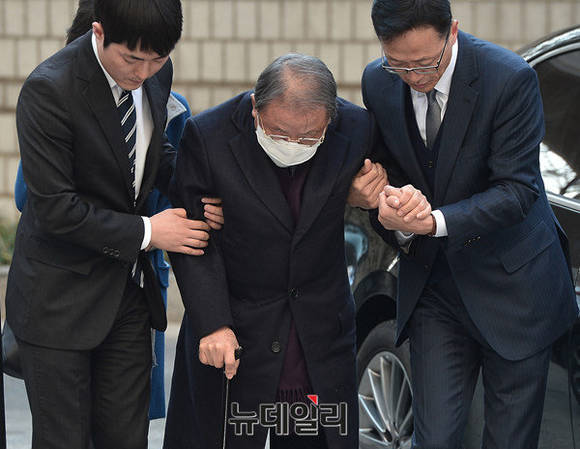 ▲ 서울중앙지방법원 형사28부가 15일 효성그룹 조석래 회장에게 징역 3년, 벌금 1365억 원이 선고했다. ⓒ뉴데일리 정상윤 기자