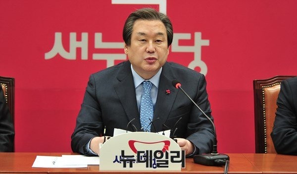 ▲ 새누리당 김무성 대표가 18일 신년 기자회견을 통해 