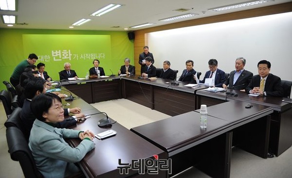 ▲ 국민의당이 18일 서울 마포 당사에서 확대기획조정회의를 열고 있다. ⓒ뉴데일리 정재훈 기자