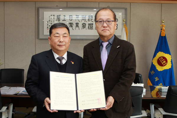 ▲ 충북도의회가 본회의 인터넷방송에 대한 수화통역서비스를 시행한다.ⓒ충북도의회