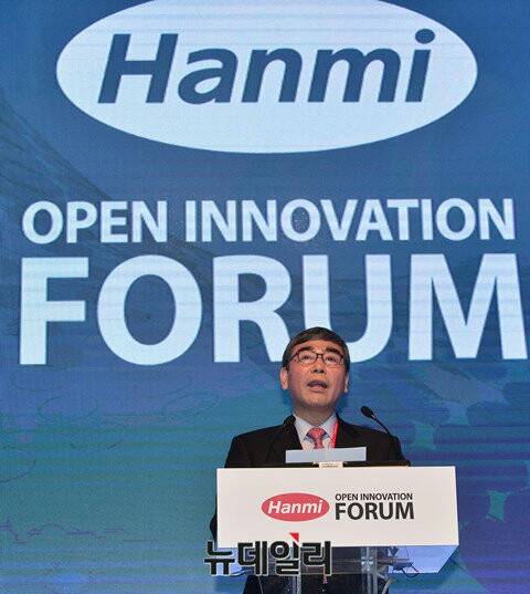 ▲ 2016년 1월 21일 서울신라호텔에서 열린 제1회 한미 오픈이노베이션 포럼에서 이관순 대표이사가 인사말을 전하고 있다.ⓒ정상윤 사진기자