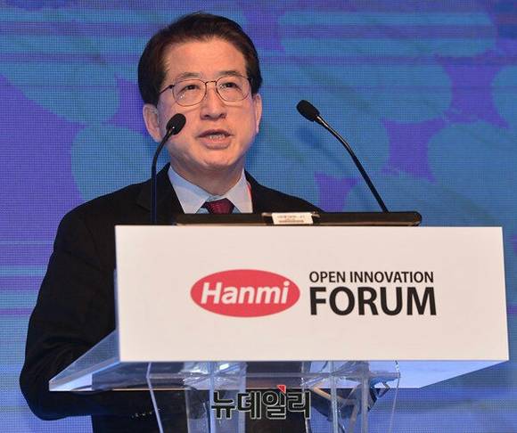 ▲ 2016년 1월 21일 서울신라호텔에서 열린 제1회 한미 오픈이노베이션 포럼에서 이관순 대표이사가 인사말을 전하고 있다.ⓒ정상윤 사진기자