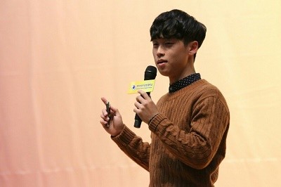 ▲ 주 1회 오프라인 수업:체험적 인성교육과 뇌교육이 이뤄진다. 몸과 뇌를 깨우는 뇌체조와 명상(사진제공: 벤자민인성영재학교)