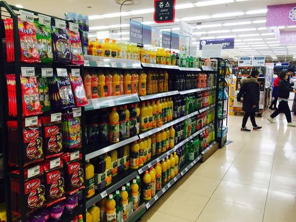 ▲ 한 대형마트에 진열된 주스 상품. ⓒ김수경 기자