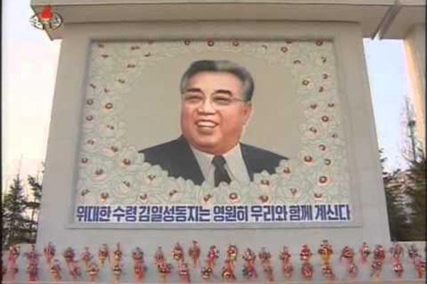 ▲ 북한에서는 김일성의 모자이크 벽화 완성도 주요 뉴스다. 김씨 일가는 神이기 때문이다. ⓒ北조선중앙TV 유튜브 채널 캡쳐