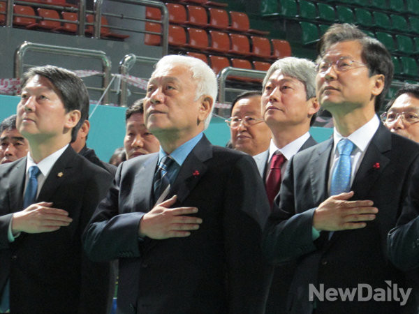 ▲ 국민회의를 이끌며 독자노선을 표방해온 천정배 의원이 최근 국민의당과 전격통합을 발표했다. 천 의원은 자신을 온건 진보로 규정하면서 정동영 전 의장과도 함께할 수 있다고 말했다. ⓒ뉴데일리 정도원 기자
