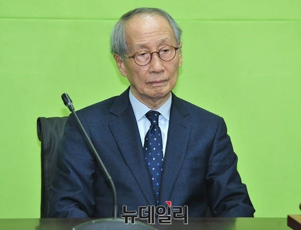 ▲ 윤여준 전 국민의당 공동창당준비위원장은 2일 