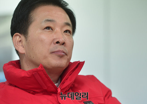 ▲ 그는 박근혜 대통령의 국정 하반기를 위해 총선에 출마한다고 밝혔다. ⓒ뉴데일리 정상윤 기자