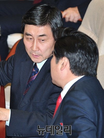 ▲ 4일 열린 국회 본회의에서 이종걸 원내대표. 그는 지난 3일 "새누리당의 '단독국회'에 반대한다"고 했지만, 이날 열린 본회의는 그의 말대로 되지 않았다. ⓒ뉴데일리 이종현 기자