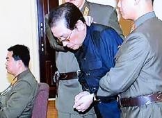 국가전복음모죄로 처형 된 김정은의 고모부 장성택 (자료사진)
