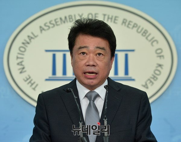 ▲ 더불어민주당 김성수 대변인(사진)은 7일 오전 북한의 미사일 발사 도발이 알려진 직후 긴급 현안 브리핑을 통해 이를 강력히 규탄한다고 밝혔다. ⓒ뉴데일리 정상윤 기자