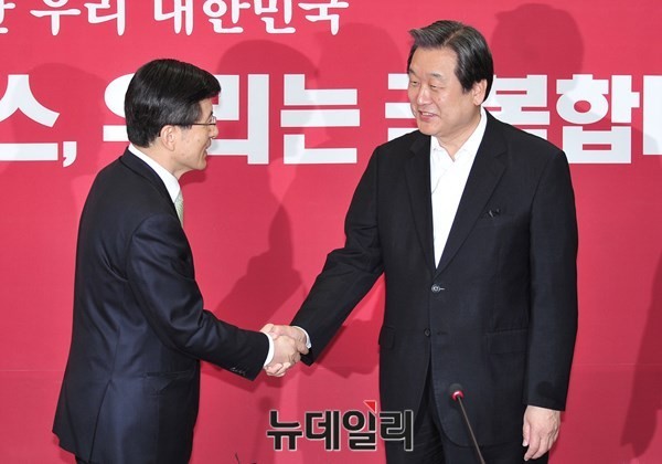 ▲ 황교안 국무총리(왼쪽)와 김무성 새누리당 대표.ⓒ뉴데일리