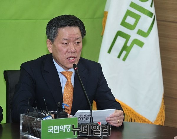 국민의당 주승용 원내대표가 지난 3일 서울 마포구 당사에서 열린 국민의당 최고위원회의에서 모두발언을 하고 있다. ⓒ뉴데일리 이종현 기자
