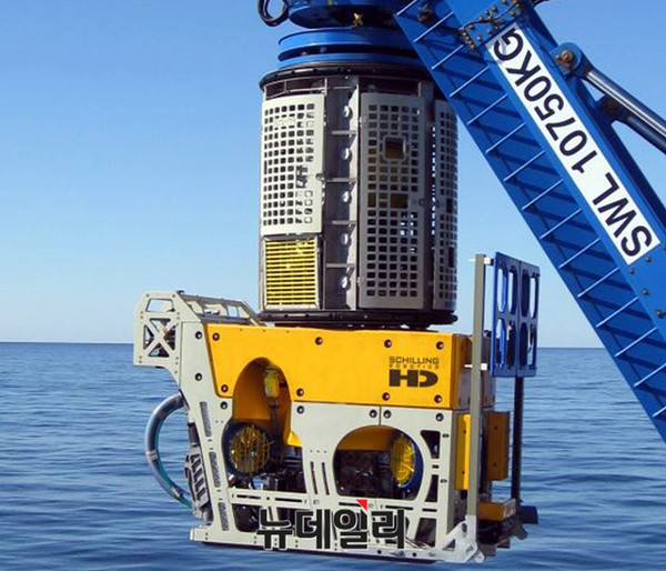▲ 11일 평택 해군2함대에서 공개된 장거리미사일 1단 추진체 탐색·인양에 사용된 ROV.ⓒ실링로보틱스