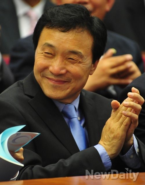 ▲ 손학규 전 더불어민주당 대표가 설날 전후로 전화 정치에 나선 것으로 12일 알려졌다. ⓒ뉴데일리 이종현 기자