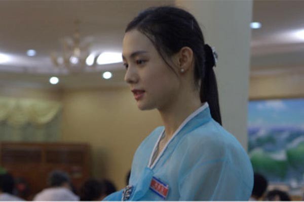 ▲ '북한 김태희'로 널리 알려진 해외 북한식당 종업원의 사진. 그가 근무하던 식당은 캄보디아에 있었다. ⓒ2008년 온라인에 퍼진 영상 캡쳐