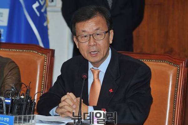 ▲ 더불어민주당 원혜영 의원이 16일, 전날 원유철 원내대표의 교섭단체 대표연설을 통해 "자위권 차원의 핵과 미사일 등 생존 전략을 고민해야 할 때"라고 밝힌데 대해 "치졸한 선거전략"이라고 비난했다. ⓒ뉴데일리 DB