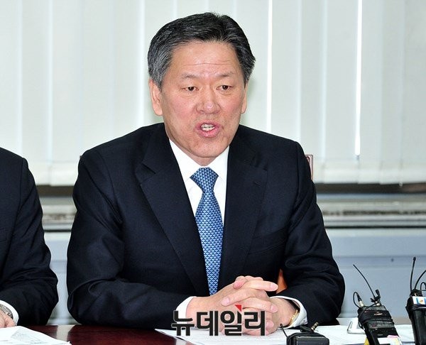 ▲ 국민의당 주승용 원내대표가 17일 국회본청 원내대표실에서 열린 의원총회에서 모두발언을 하고 있다. ⓒ뉴데일리 이종현 기자