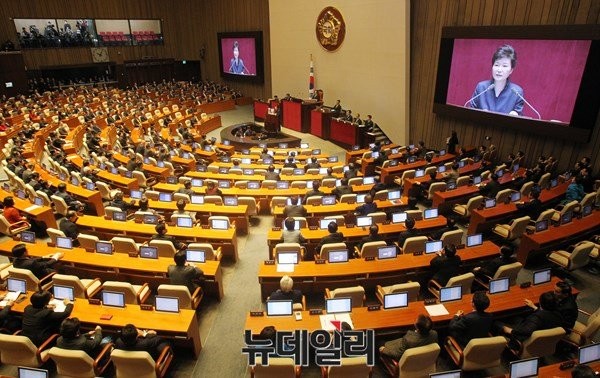 ▲ 지난 16일 박근혜 대통령이 국회 본회의장에서 안보 위기와 관련된 국정 연설을 하고 있다.ⓒ뉴데일리 이종현 기자