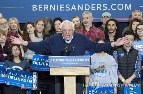 ▲ 왼쪽부터 케이식(아이오와 주지사) 루비오(플로리다 상원의원) 트럼프.(연합뉴스)