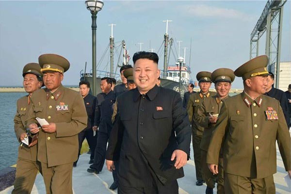 ▲ 北인민군 수뇌부를 이끌고 현장 지도 중인 김정은. ⓒ北선전매체 화면캡쳐