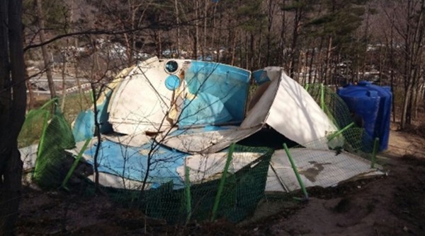 ▲ 대설 등 한파로 인해 파손된 마을상수도 물탱크(포항시 북구 송라면 중산리). ⓒ국민안전처