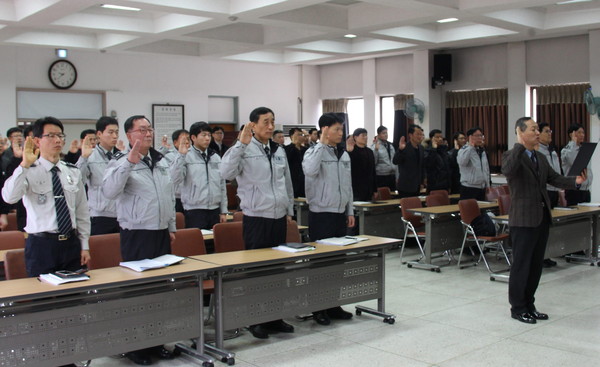 ▲ 단양경찰서 직원들이 '음주운전'을 하지않겠다는 결의를 다지고 있다ⓒ단양경찰서