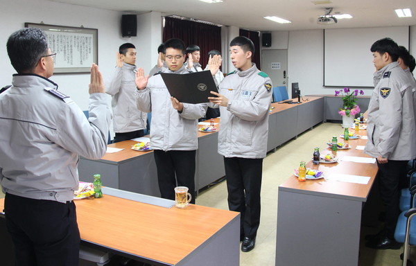 ▲ 단양경찰서 의경들이 구타가혹행위 예방 결의대회를 갖고 있다ⓒ단양경찰서