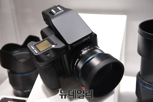 ▲ 6900만원에 판매되는 1억 화소 카메라 페이지원 IQ3 100MP XF. ⓒ뉴데일리 윤진우 기자