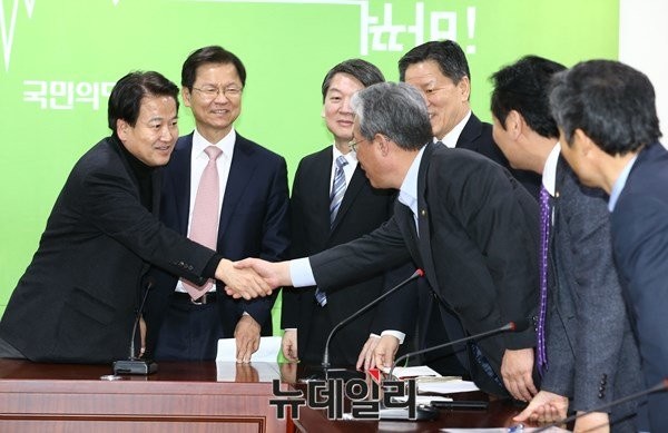 ▲ 국민의당 의원총회 모습. 국민의당은 최근 정동영 전 장관을 영입했다.  ⓒ뉴데일리 이종현 기자