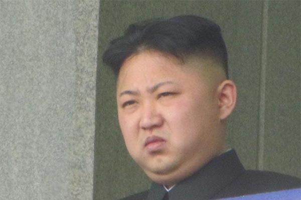 ▲ "저런 애들 150만 명 오면 뭐하냐고…. 에이 씨!" 시무룩한 김정은. ⓒ北선전매체 화면 캡쳐