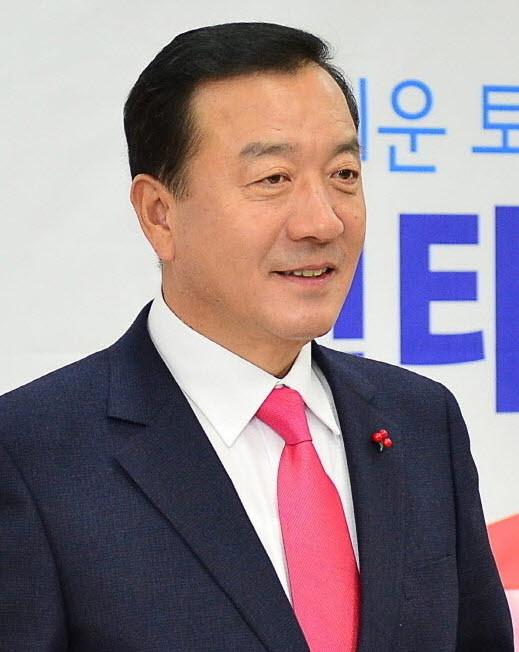 ▲ 새누리당 엄태영 예비후보(제천단양)ⓒ제천시