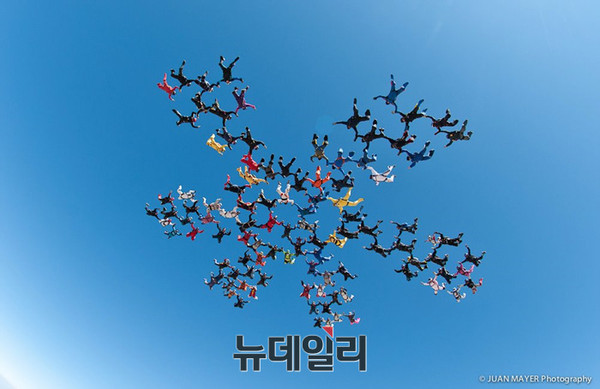 ▲ P3 - Last jump of the day 104 WAY COMPLETE  ⓒChisholm Yong 페이스북, Photo by JuanMayer.com