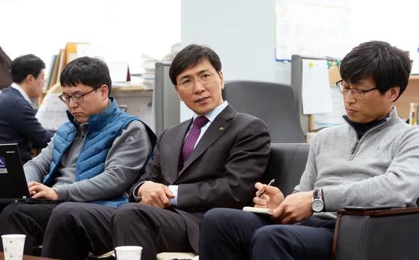 ▲ 안희정 충남도지사(사진 가운데)는 6∼11일 이스라엘·독일 ‘외자유치 상담’ 출장길에 오른다.ⓒ충남도