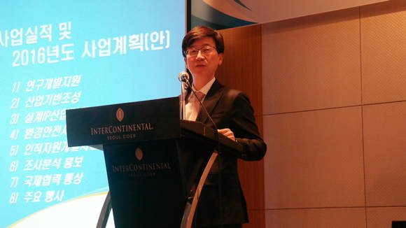 ▲ 3일 반도체 협회 회장으로 선임된 박성욱 대표가 취임사를 하는 모습. ⓒ최종희 기자.